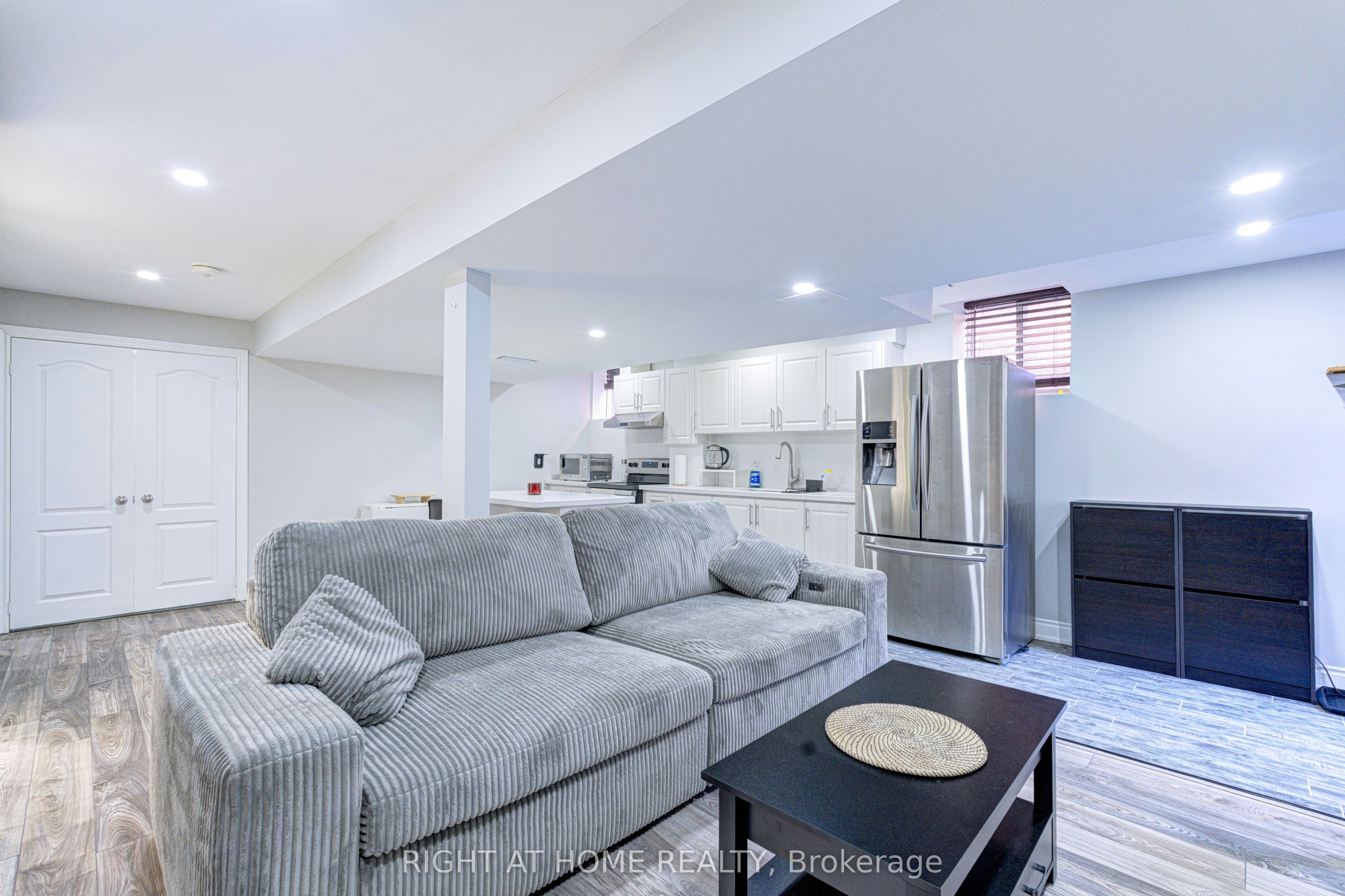 Bsmnt-7217 Terragar Boulevard, Mississauga, ON, L5N 7L9 - 3