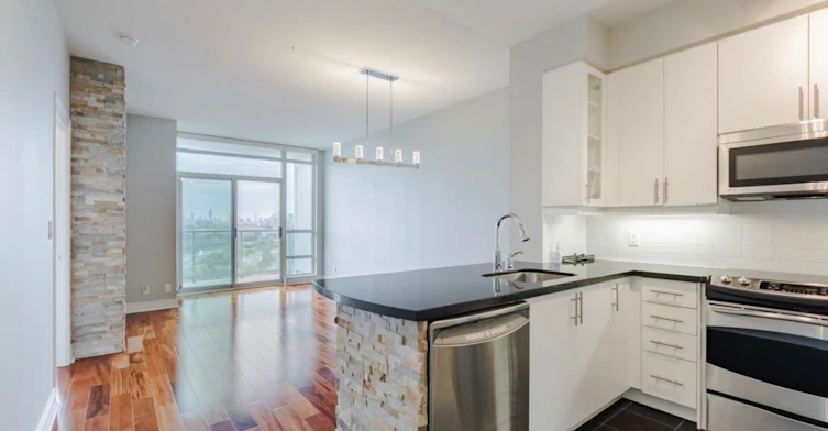 LPH07-1900 Lake Shore Boulevard W, Toronto, ON, M6S 1A4 - 3