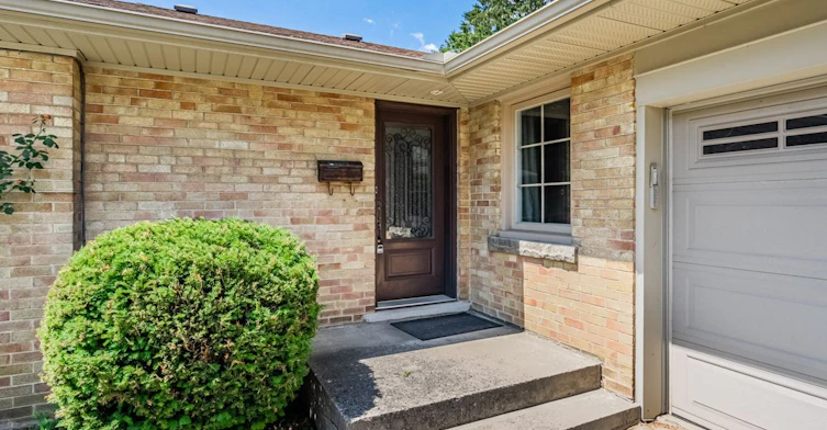 44 Saybrook Avenue, Toronto, ON, M8Z 2V4 - 2