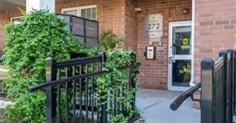 204-272 Georgian Drive, Oakville, ON, L6H 0K4 - 2