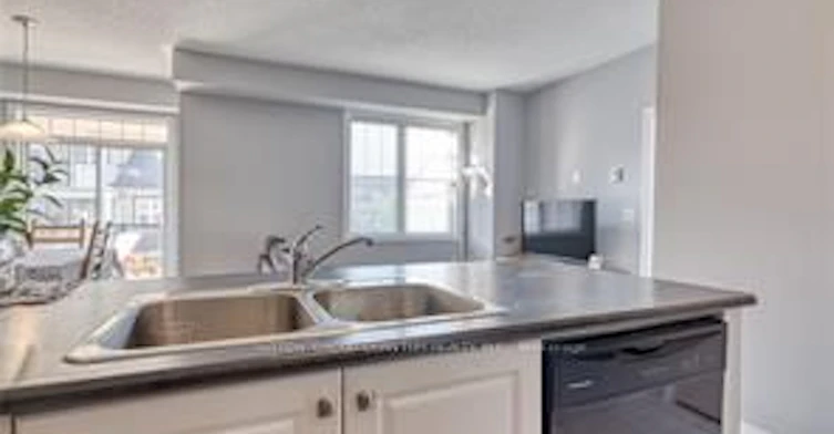 204-272 Georgian Drive, Oakville, ON, L6H 0K4 - 6