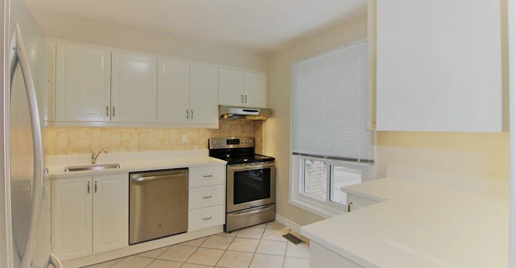 103-701 Burnhamthorpe Road, Toronto, ON, M9C 2Z6 - 2
