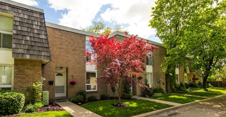 103-701 Burnhamthorpe Road, Toronto, ON, M9C 2Z6