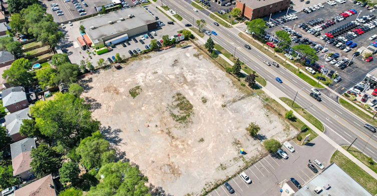 2362 Fairview Street, Burlington, ON, L7R 2E4 - 8