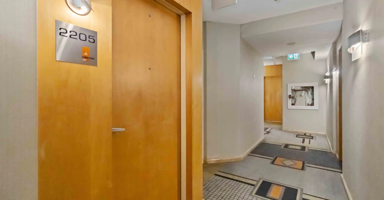 2205-3939 Duke Of York Boulevard, Mississauga, ON, L5B 4N2 - 2