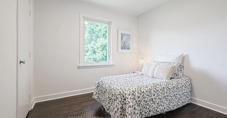 210 Renforth Main Floor Only Drive, Toronto, ON, M9C 2K7 - 9