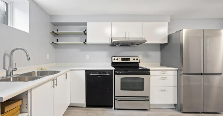 764 Willowbank Trail, Mississauga, ON, L4W 3M1 - 2