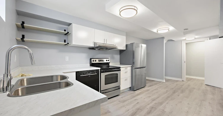 764 Willowbank Trail, Mississauga, ON, L4W 3M1 - 9