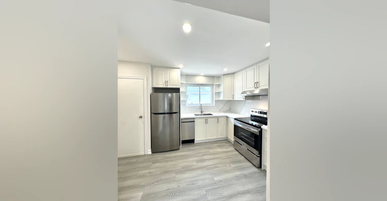 24 Millburn Drive, Toronto, ON, M9B 2W9 - 9