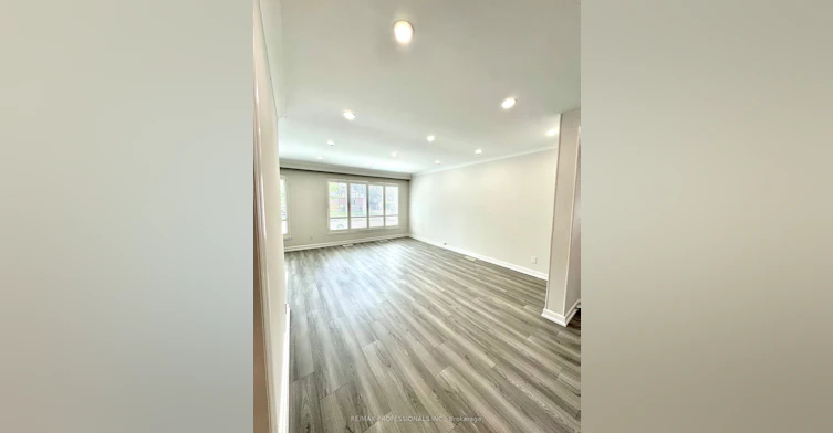 24 Millburn Drive, Toronto, ON, M9B 2W9 - 4