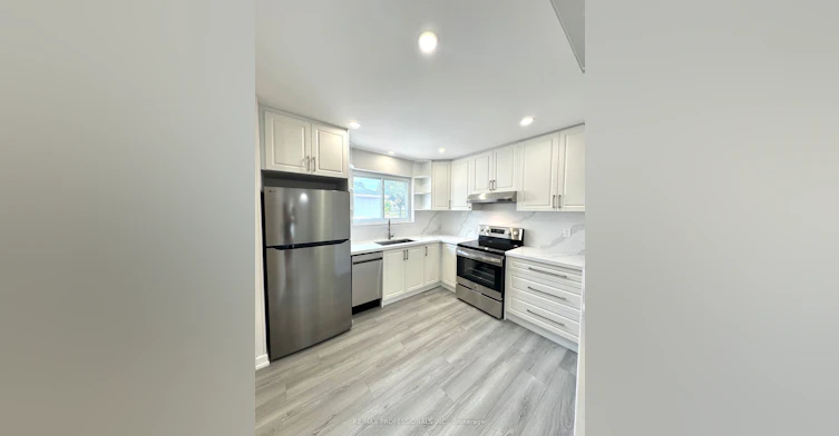 24 Millburn Drive, Toronto, ON, M9B 2W9 - 8