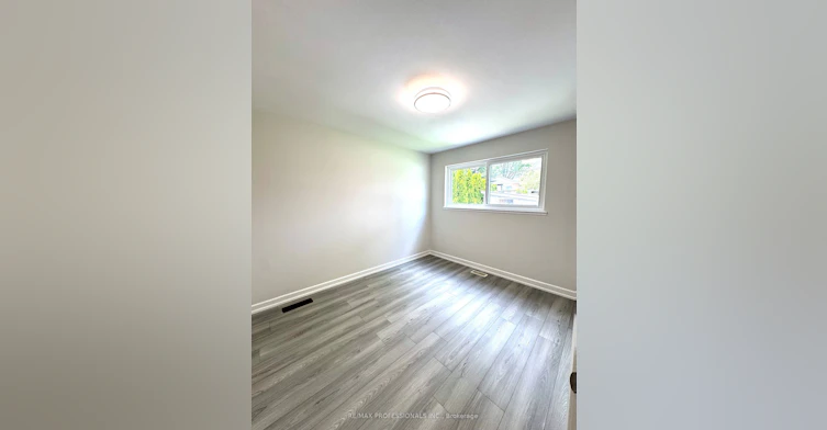 MAIN-24 Millburn Drive, Toronto, ON, M9B 2W9 - 13