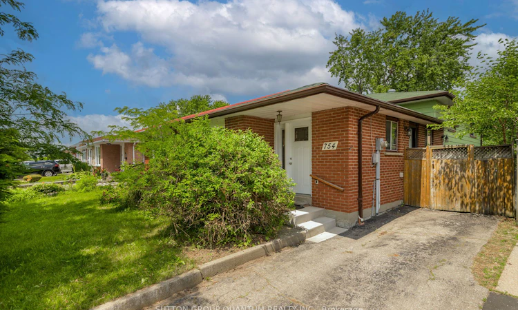 754 Eaglemount Crescent