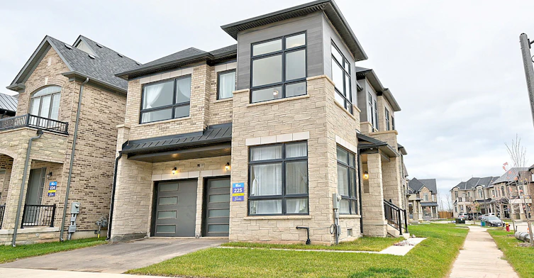 UNIT 1-1197 Stag Hollow, Oakville, ON, L6M 4G3