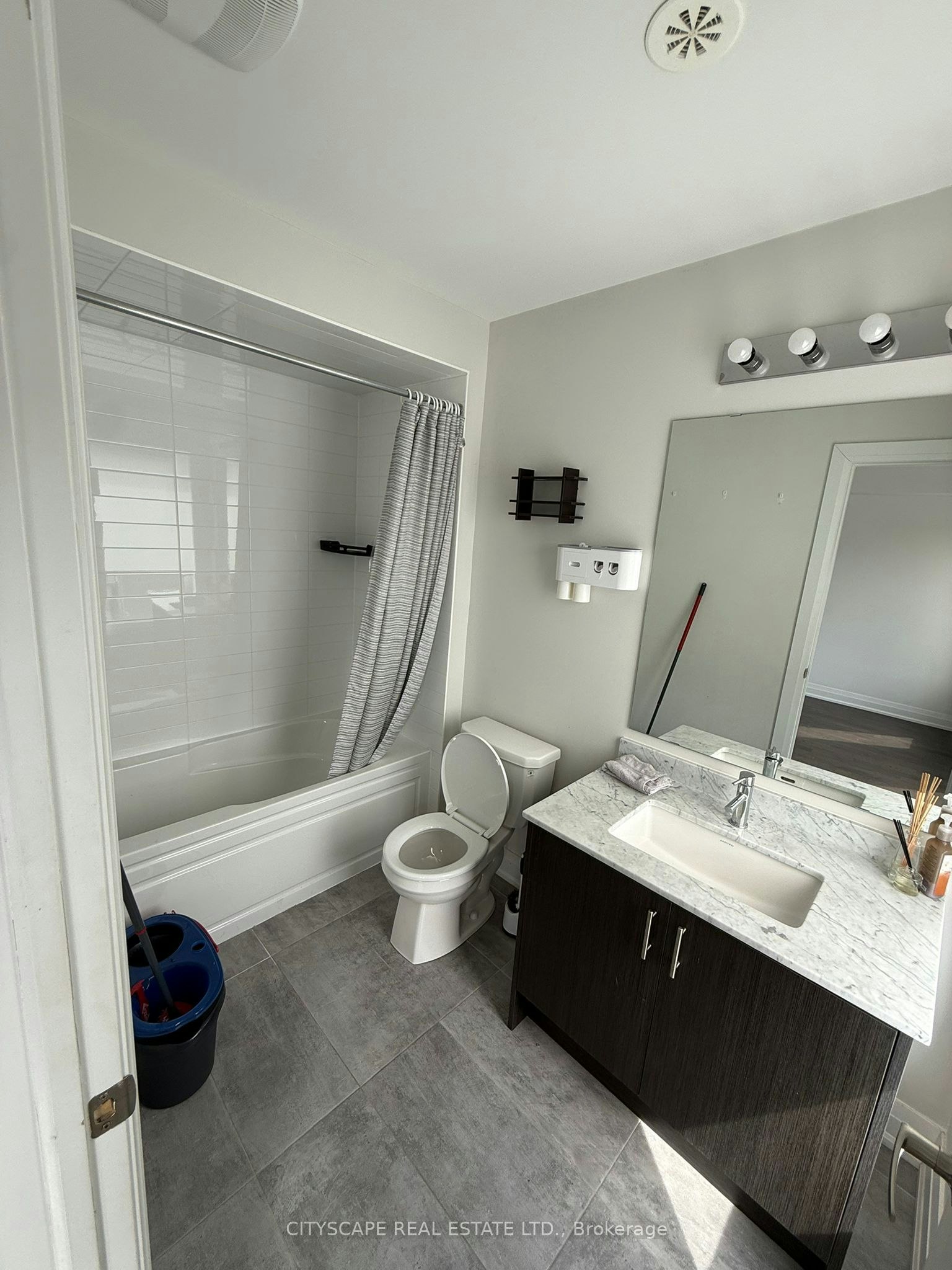 2-37 Wild Rose Gardens, Toronto, ON, M6L 0A5 - 12