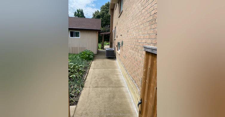 Main-1596 Corkstone Glade, Mississauga, ON, L4W 2E7 - 2