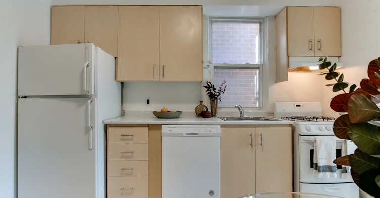 Main-17 Wade Avenue, Toronto, ON, M6H 1P4 - 33