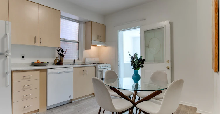 Main-17 Wade Avenue, Toronto, ON, M6H 1P4 - 27