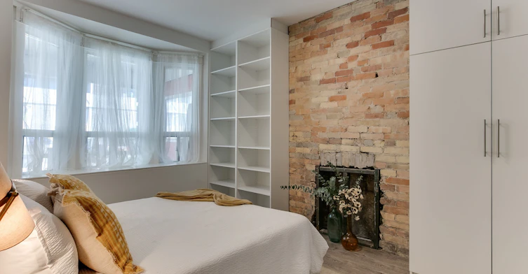 Main-17 Wade Avenue, Toronto, ON, M6H 1P4 - 2
