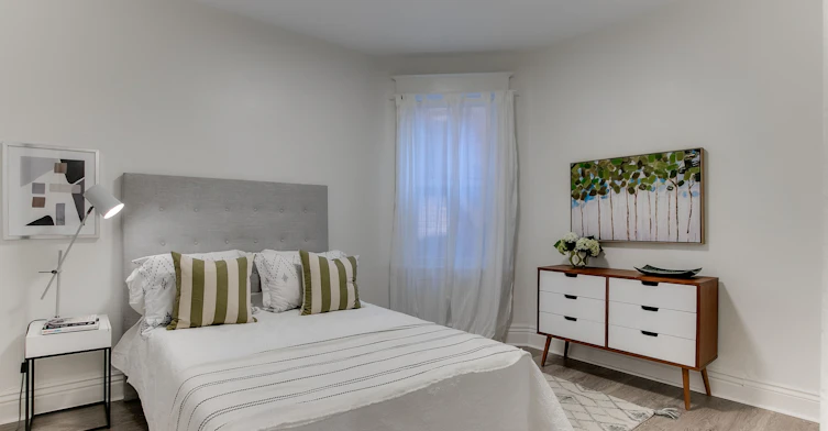 Main-17 Wade Avenue, Toronto, ON, M6H 1P4 - 7