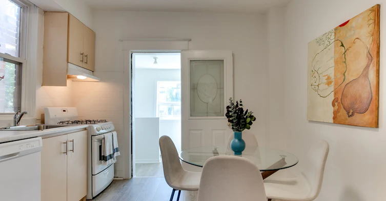 Main-17 Wade Avenue, Toronto, ON, M6H 1P4 - 28