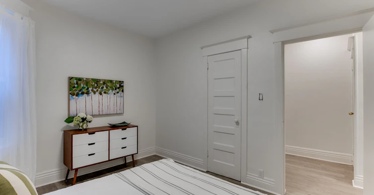 Main-17 Wade Avenue, Toronto, ON, M6H 1P4 - 9