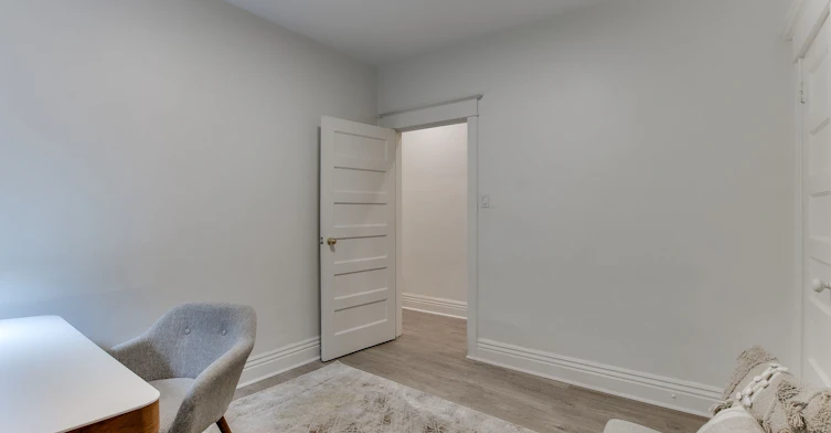 Main-17 Wade Avenue, Toronto, ON, M6H 1P4 - 13