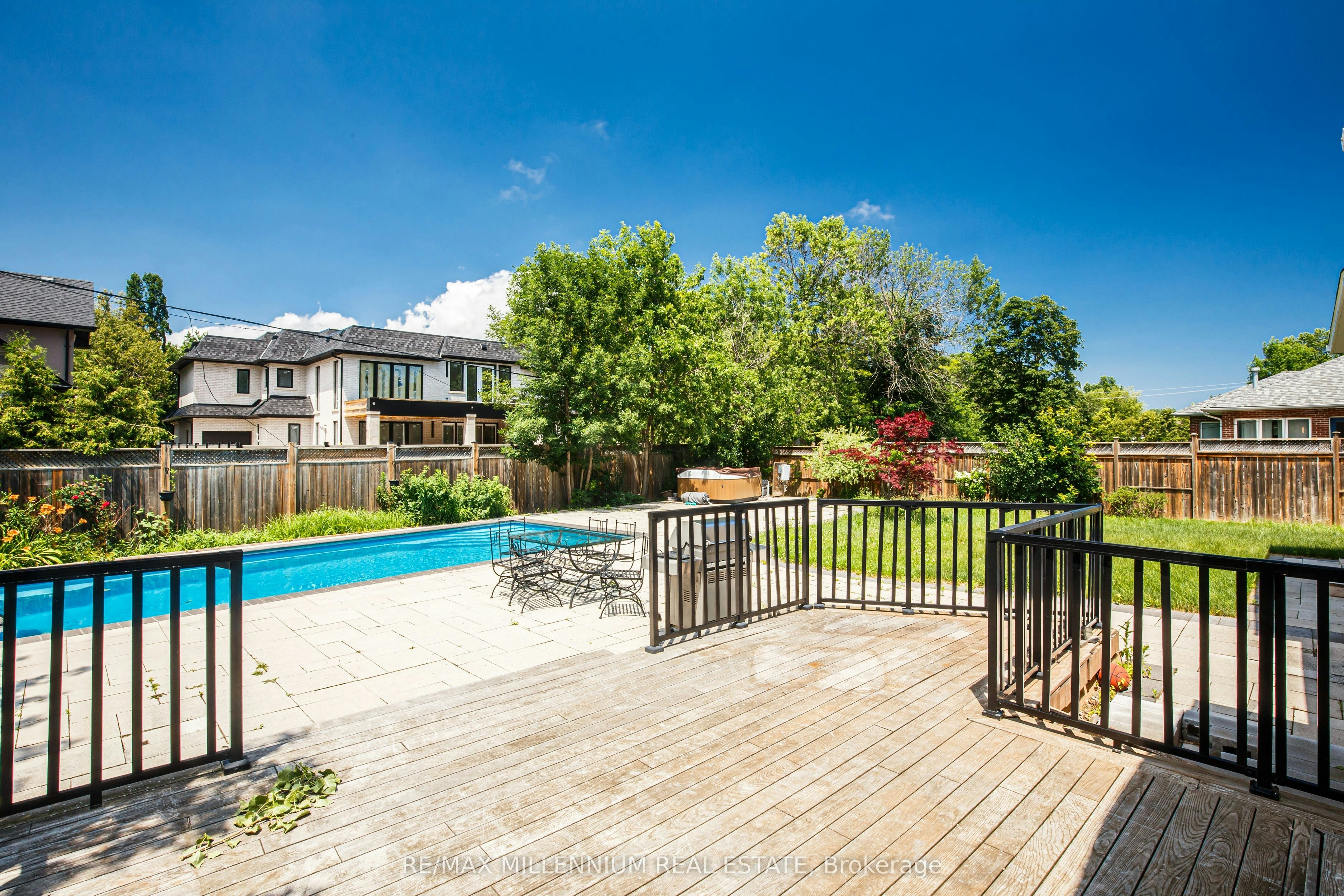 1285 Rebecca Street, Oakville, ON, L6L 1Z3 - 4