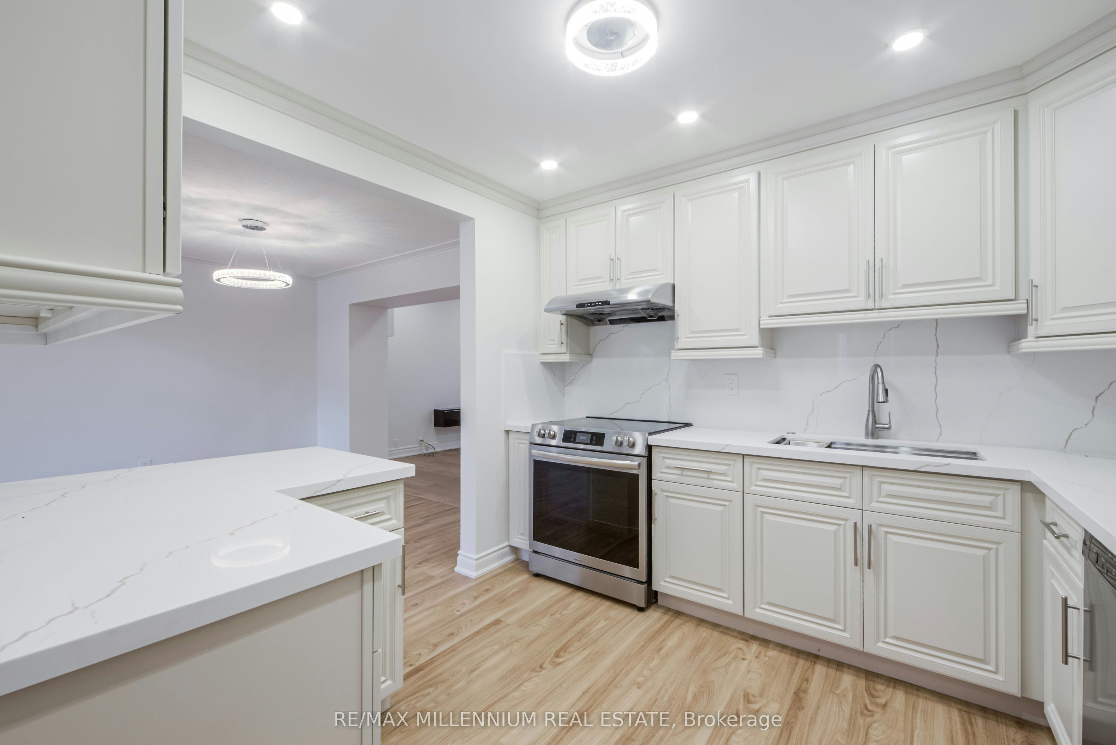 1285 Rebecca Street, Oakville, ON, L6L 1Z3 - 26