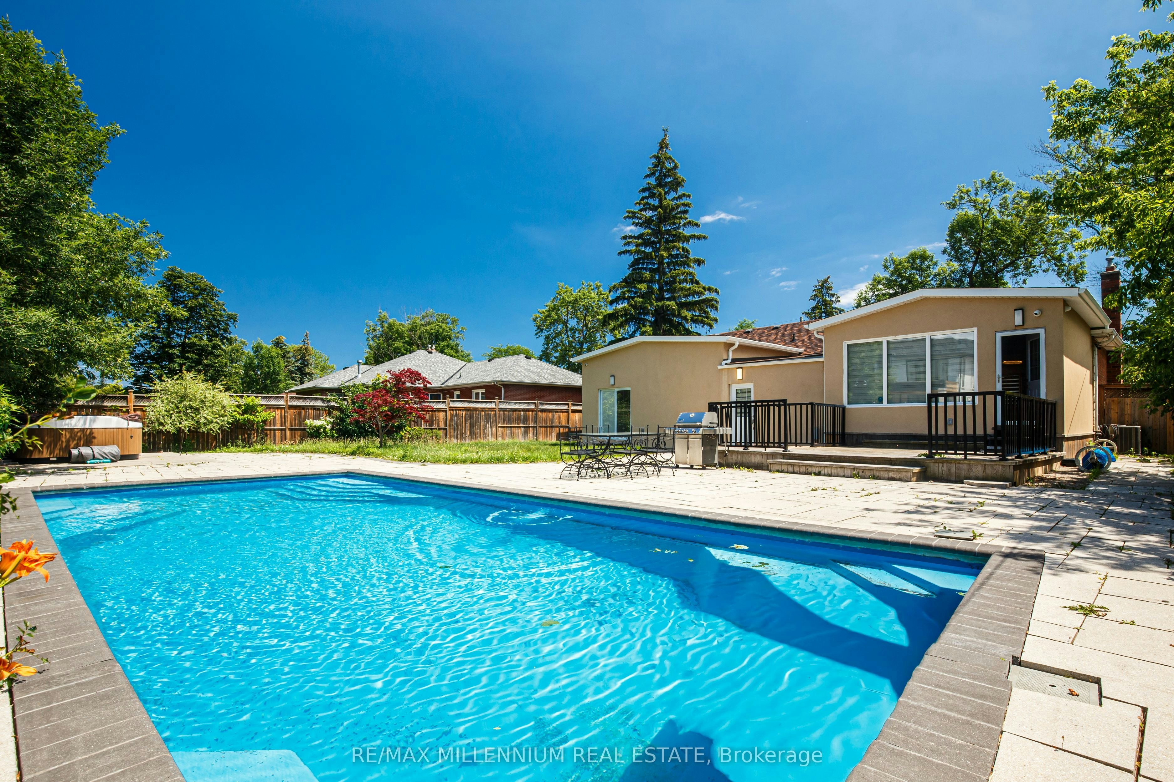 1285 Rebecca Street, Oakville, ON, L6L 1Z3 - 6
