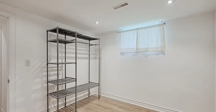 Bsmt-1026 Haig Boulevard, Mississauga, ON, L5E 2M5 - 12