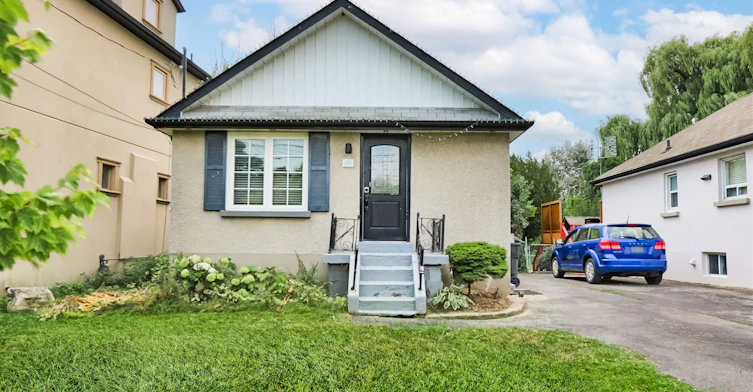 Bsmt-1026 Haig Boulevard, Mississauga, ON, L5E 2M5 - 2