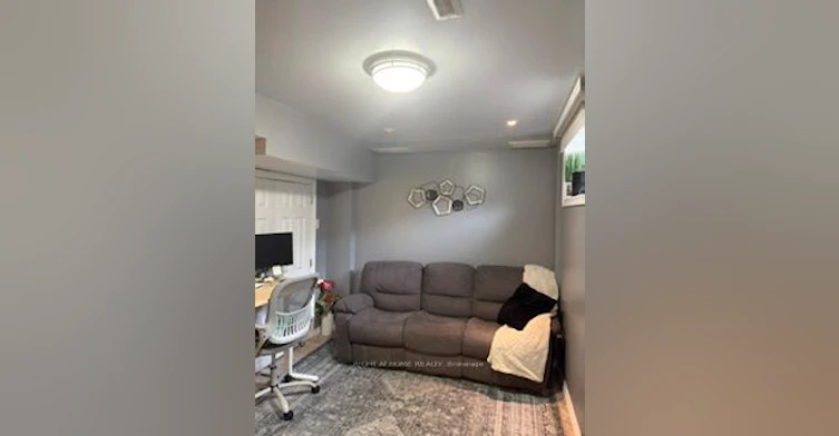 2194 St Clair Avenue W, Toronto, ON, M6N 5C1 - 7
