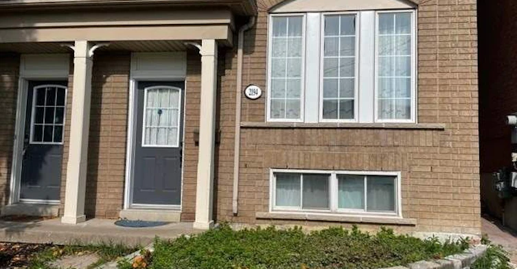 2194 St Clair Avenue W, Toronto, ON, M6N 5C1 - 2