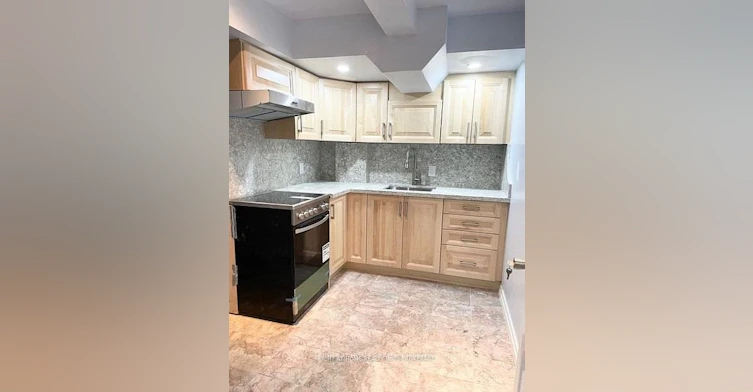 2194 St Clair Avenue W, Toronto, ON, M6N 5C1 - 5