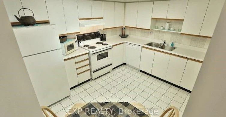 808-4460 Tucana Court, Mississauga, ON, L5R 3K9 - 3