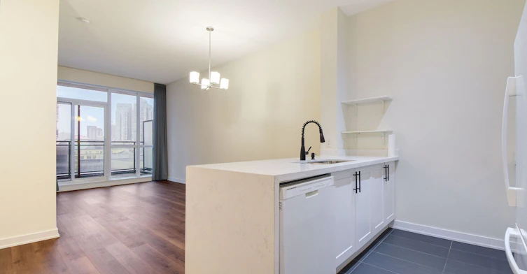 606-4070 Confederation Parkway, Mississauga, ON, L5B 0E9 - 3