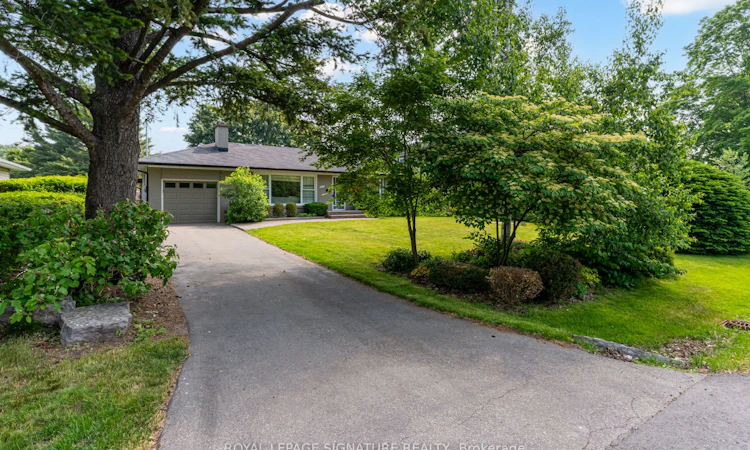 383 Maplehurst Avenue