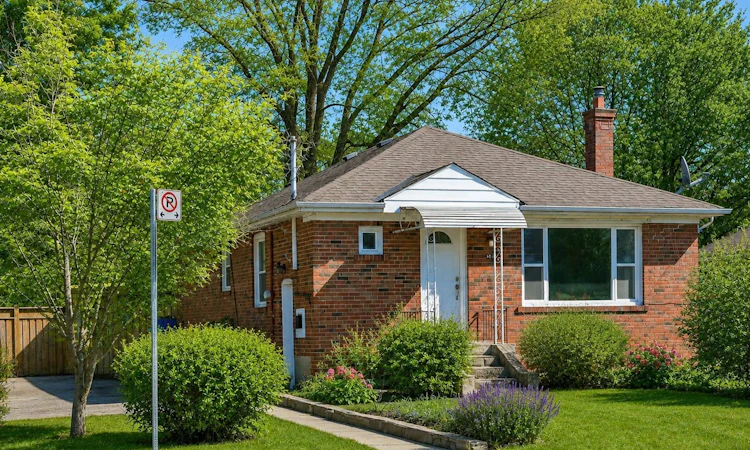 48 Loney Avenue