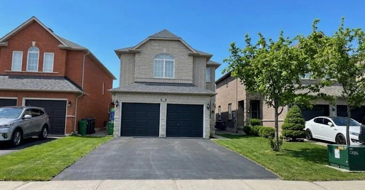 3813 Ridgepoint Way, Mississauga, ON, L5N 7T7