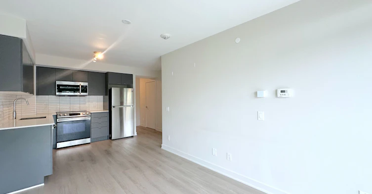 503-3385 Dundas Street W, Toronto, ON, M6S 2S2 - 3