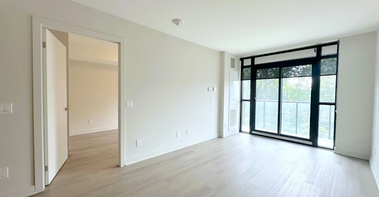 303-3385 Dundas Street W, Toronto, ON, M6S 2S2 - 5