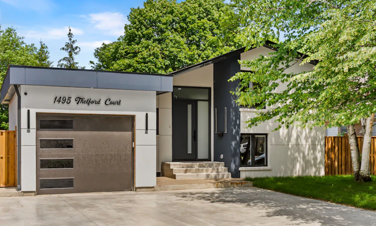 1495 Thetford Court