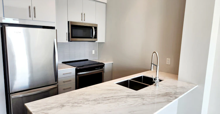 727-4055 Parkside Village Drive, Mississauga, ON, L5B 0K8 - 13