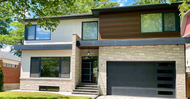 4 Leamington Avenue, Toronto, ON, M8Z 2W4