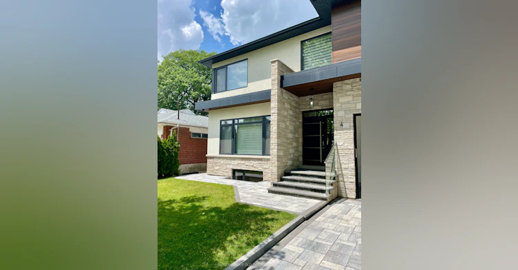 4 Leamington Avenue, Toronto, ON, M8Z 2W4 - 2