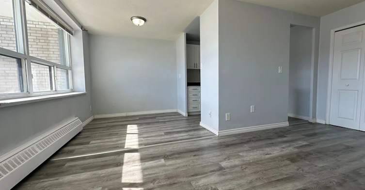 102-363 Lakeshore Road E, Mississauga, ON, L5G 1H7 - 3