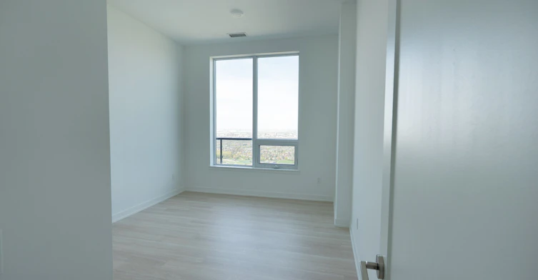 PH2-5105 Hurontario Street, Mississauga, ON, L4Z 0C9 - 11