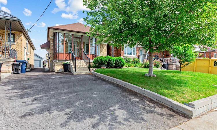 40 Bowie Avenue