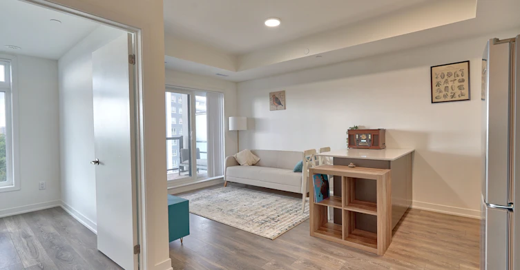 606-160 Canon Jackson Drive, Toronto, ON, M6M 0B6 - 5
